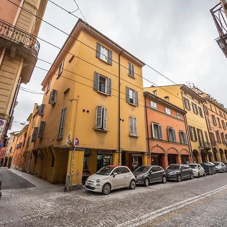Ab Plus - Via Santo Stefano 74 Bologna Exteriör bild
